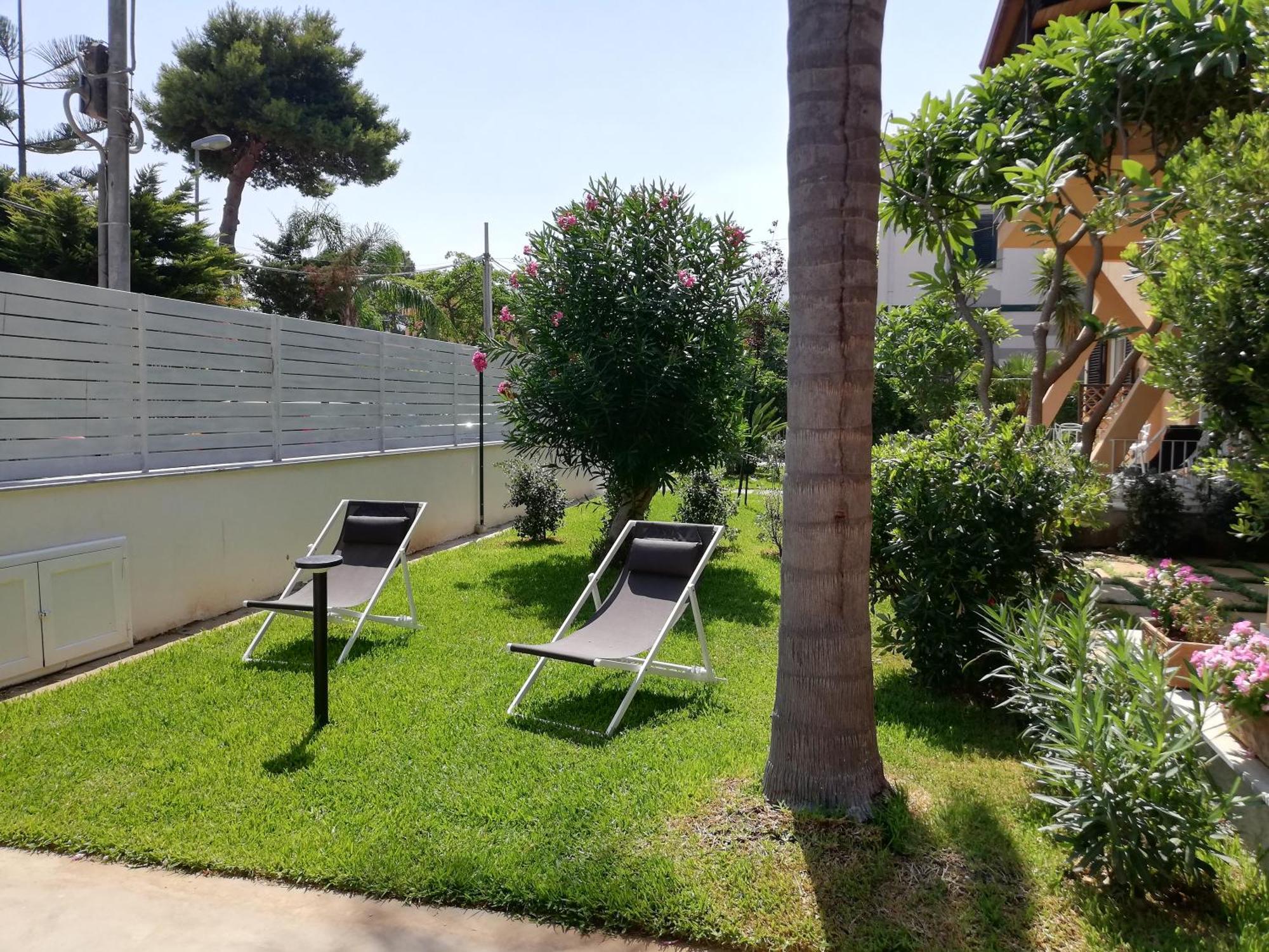 Mondello Felix - Appartamenti In Villa A 600M Dal Mare Экстерьер фото